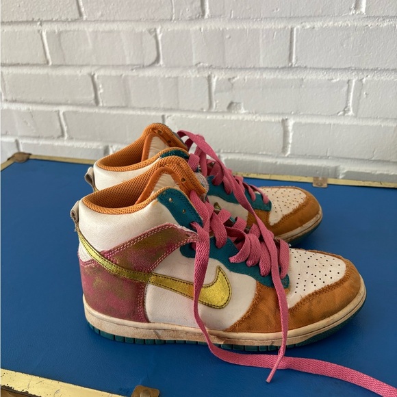 Nike Dunk 6.0 High Swan Metallic Gold— Size W6.5 inches - Picture 4 of 5